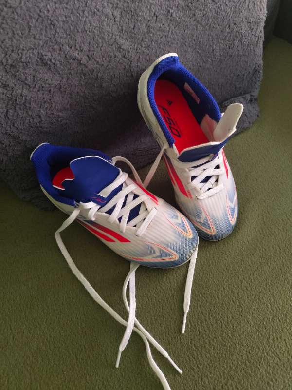 Adidas skór Fótbolta/takka