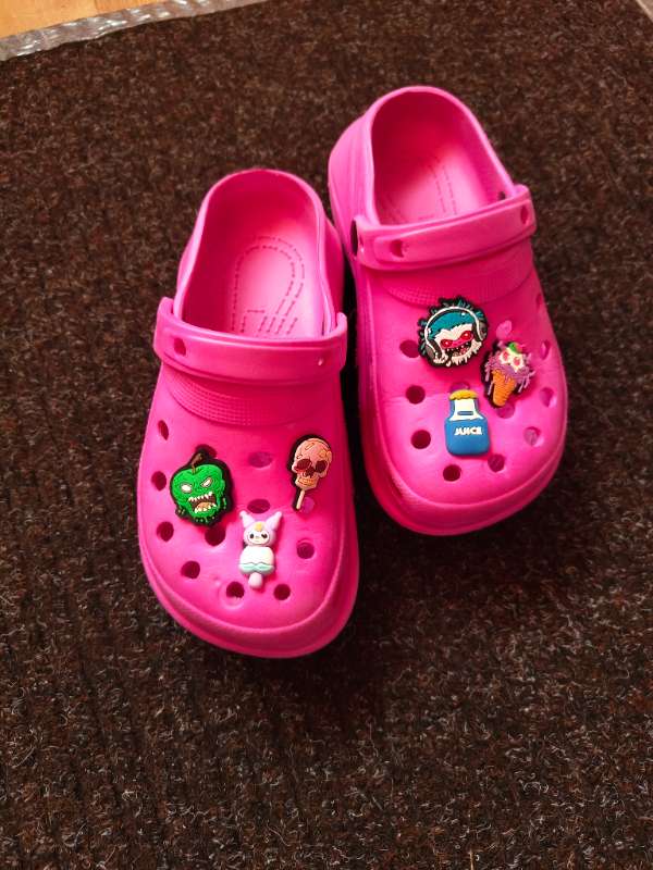 Pink crocss