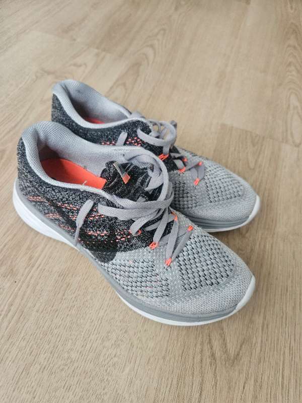 NIKE running 39
