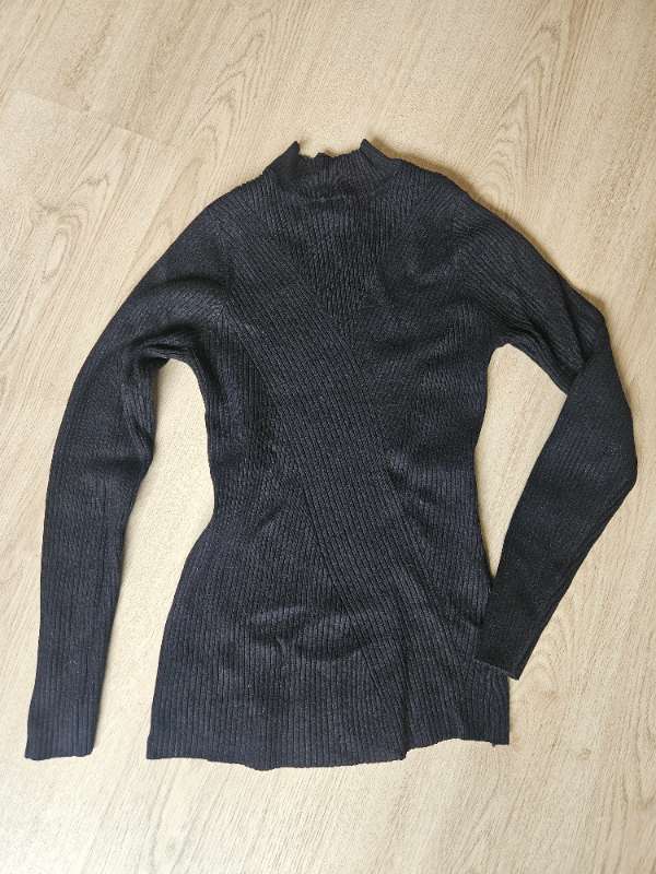 H&M black turtleneck M