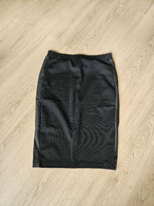 Black tube skirt M