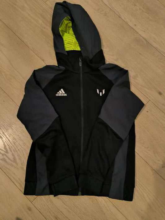 Hettupeysa, rennd Adidas