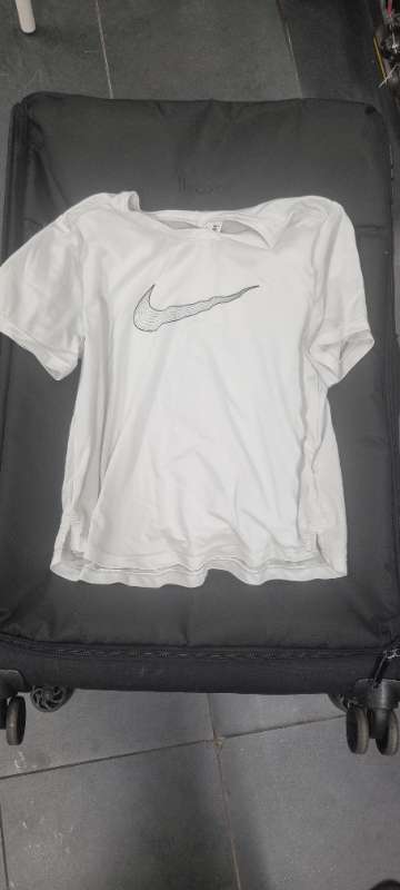 S. Bolur Nike hvítur dri fit