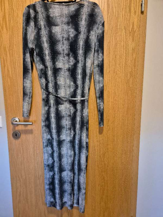 Primark slöngukjóll