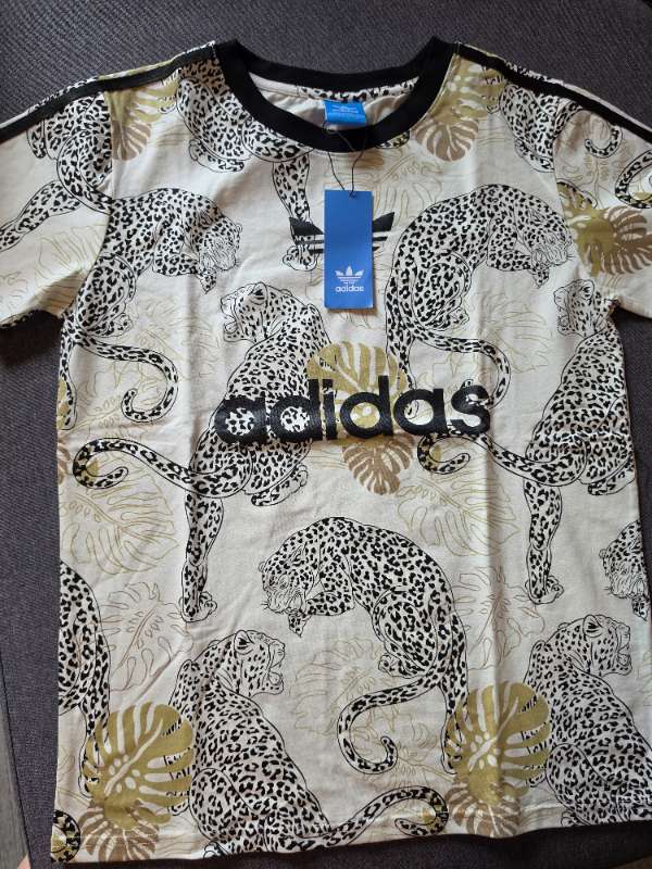 Adidas bolur Tiger