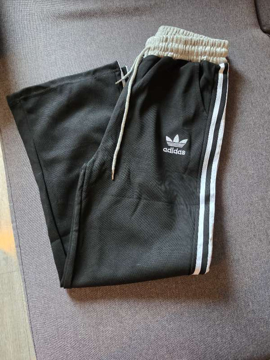 Adidas svartur buxur