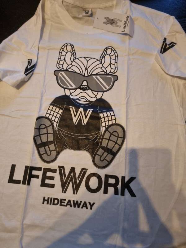 Life work hvíta bolur