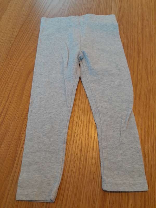Ljòsgráar leggings