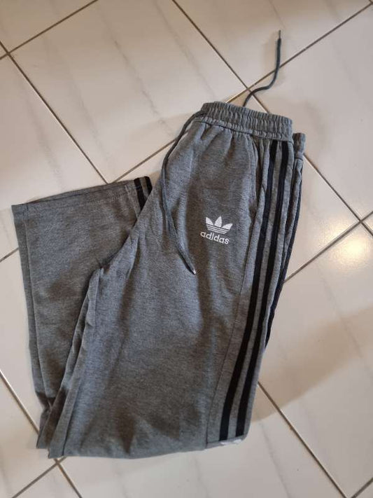 Adidas grá buxur