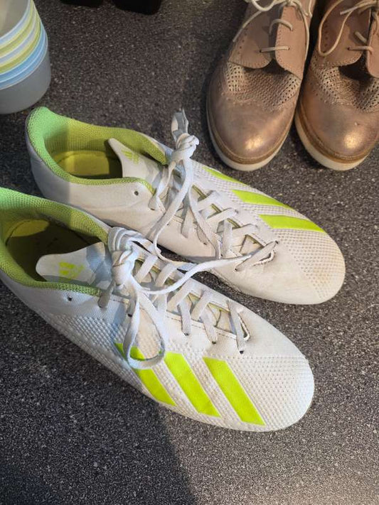 Adidas takkaskór