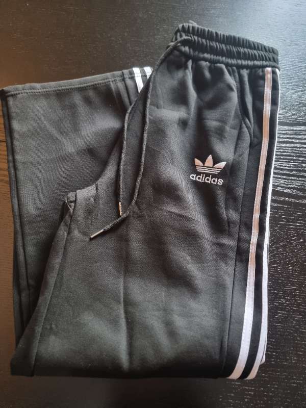 Adidas svartur kósý buxur