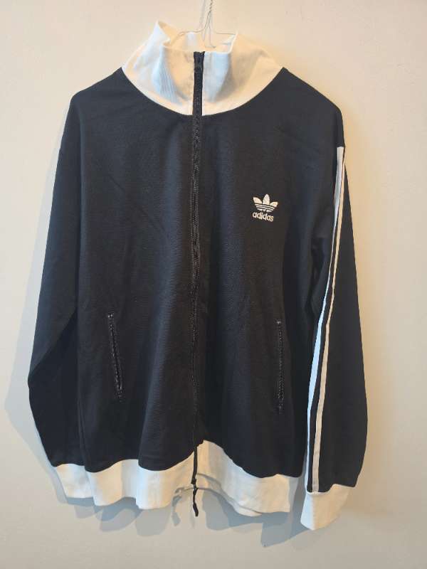 Adidas peysa