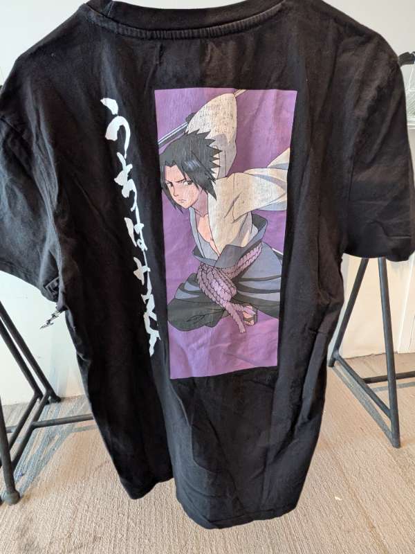 T-shirt Sasuke Bershka