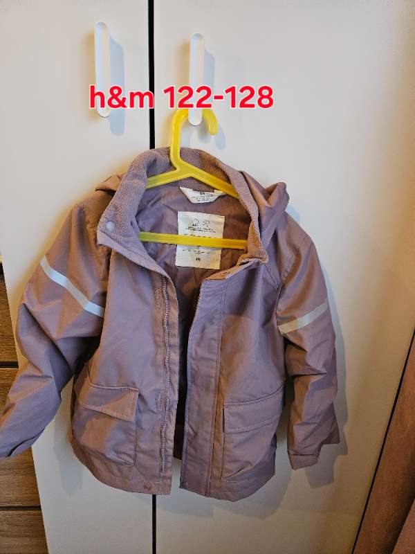 1.  regn jakki h&m