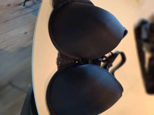 Svartur brjósthaldari