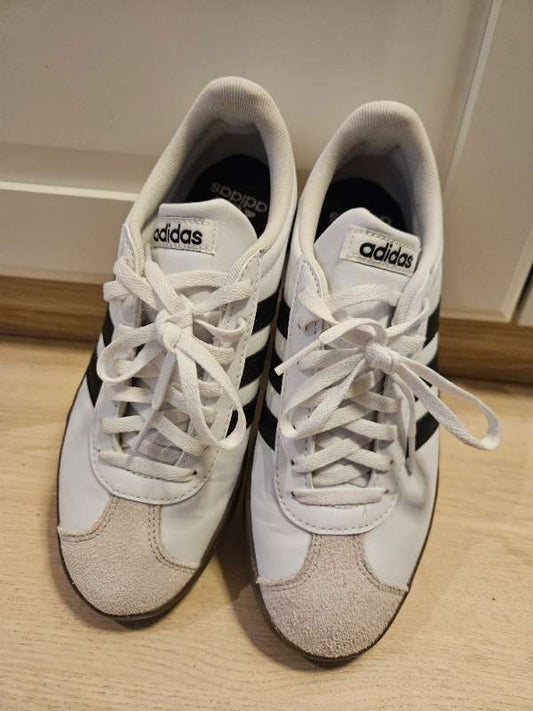 ADiDAS SKÓR HVÍTIR