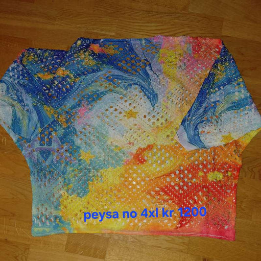 Þunn peysa gataprjon