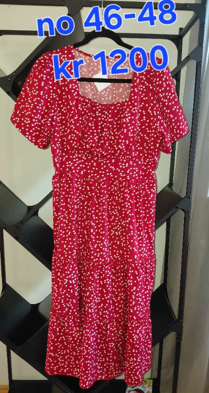 Kjóll rauður og hvítur