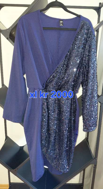 Blár með semaliusteinum