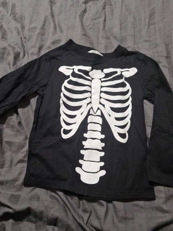 H&m beinagrinda peysa