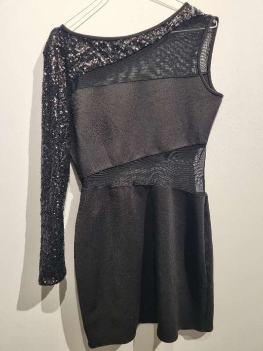 svartur kjóll ein ermi glimmer