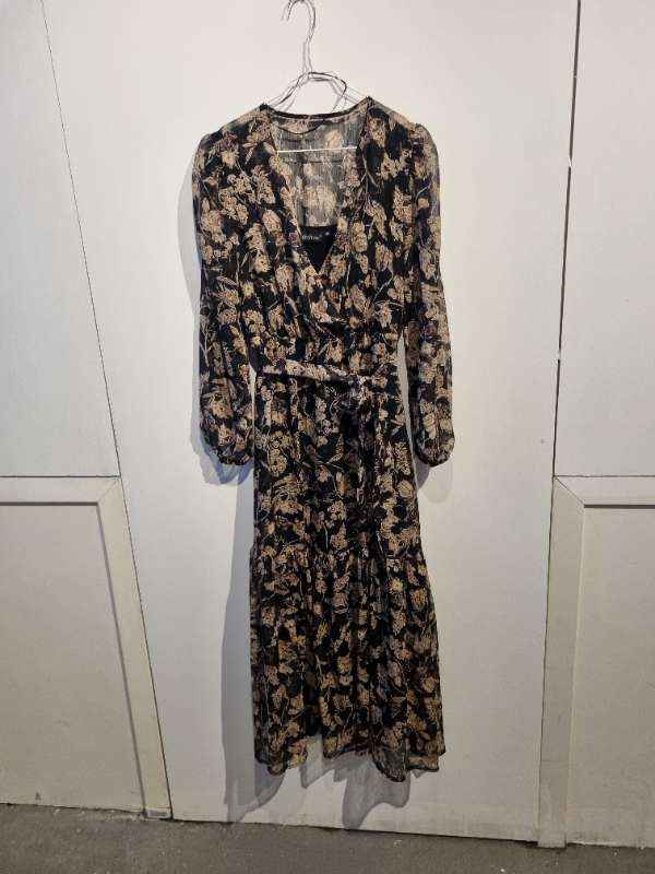 Síður brúnn kjóll