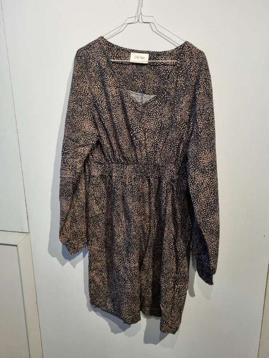 Brúnn stuttur kjóll