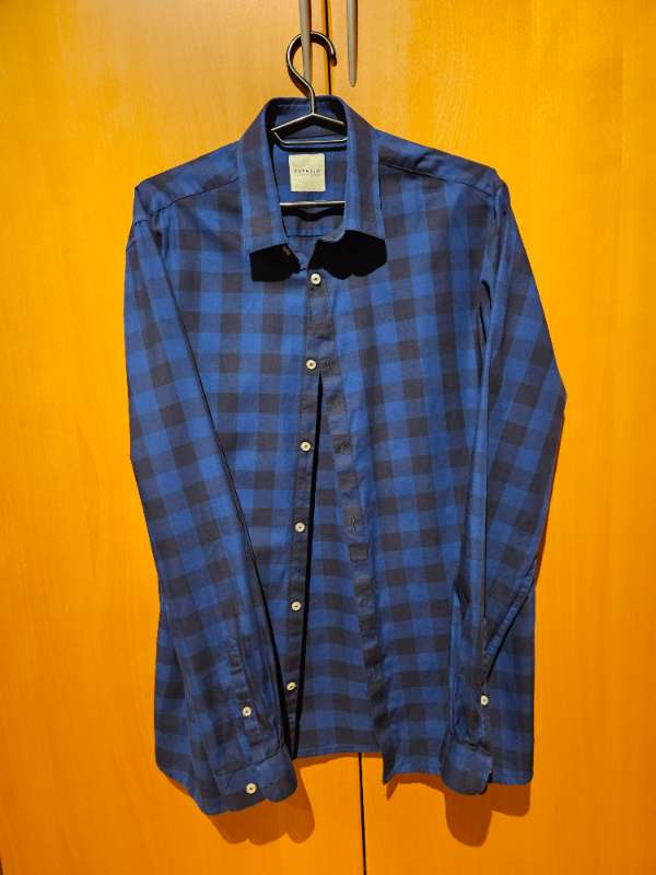 Blá köflótt skyrta