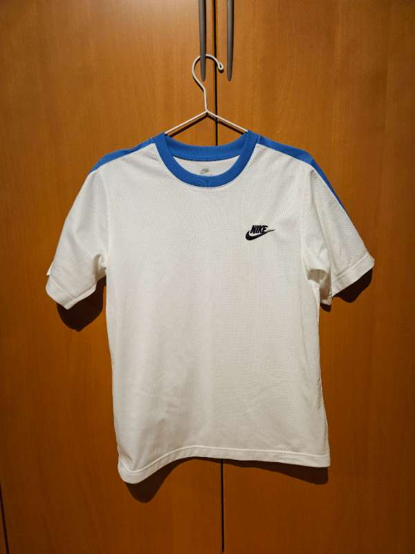 Nike - hvítur íþróttabolur