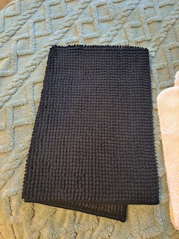 Bathroom rug Black