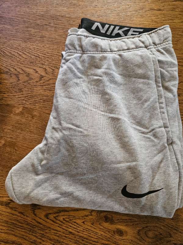 Nike Buxur DriFit Gráar