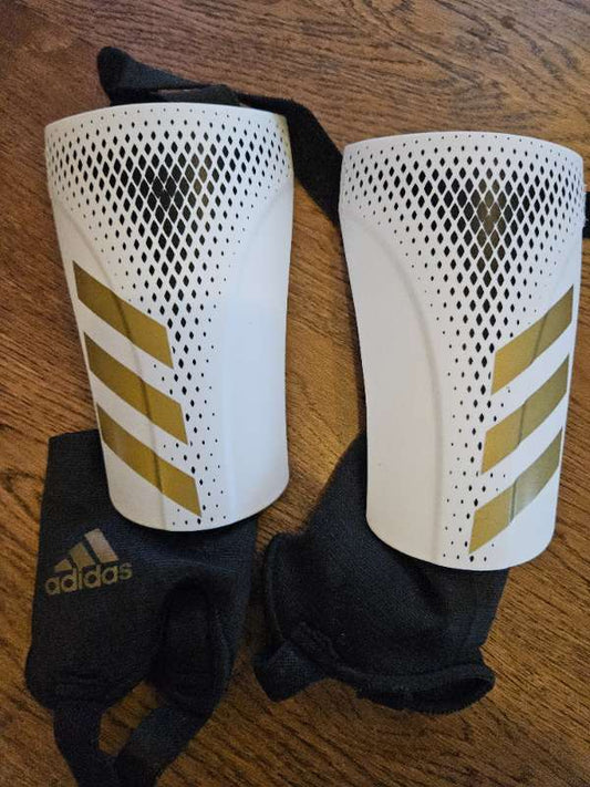 Adidas Legghlífar Hv/Sv