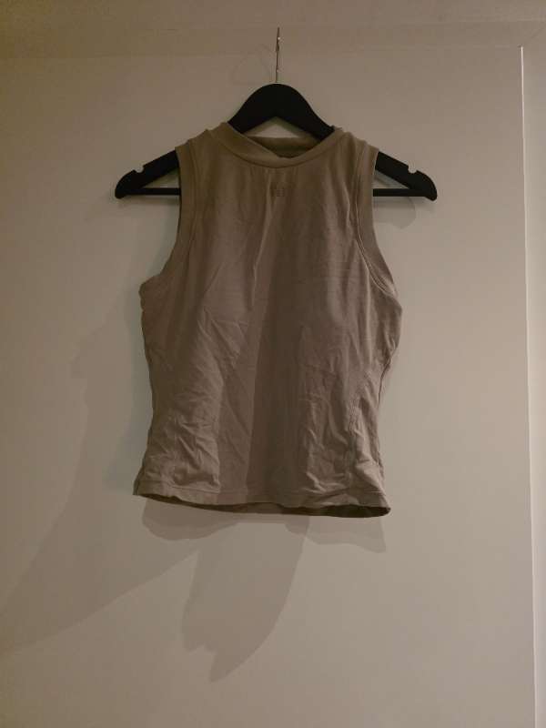 Mfitness toppur brúnn