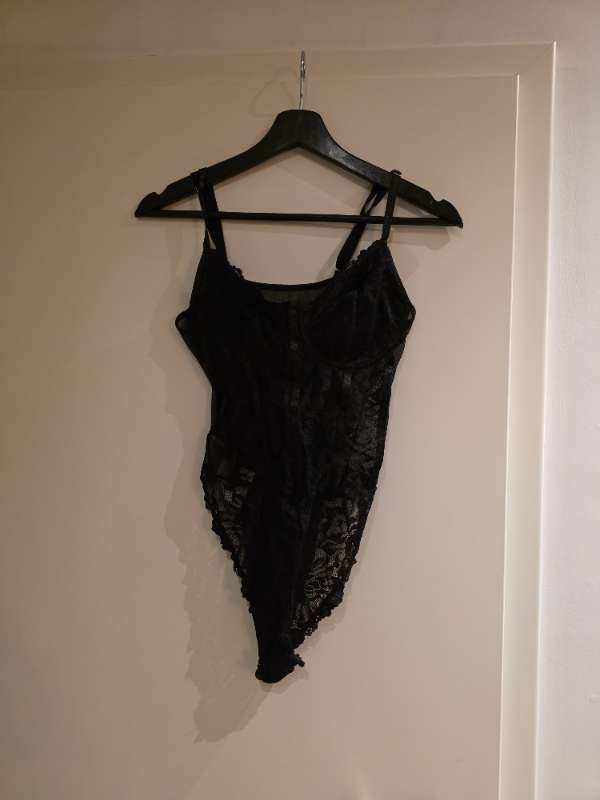 Svört blúndu samfella