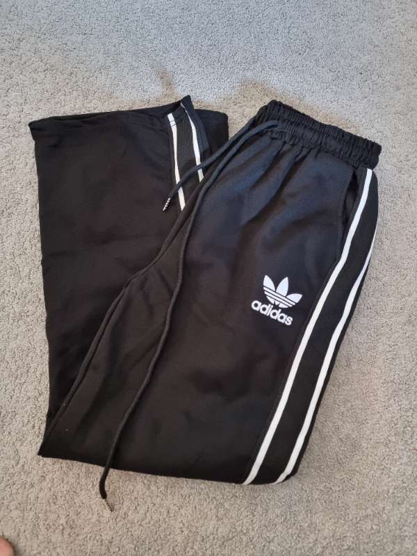 Adidas svartur buxur