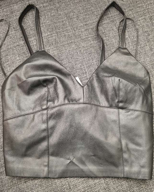 leður toppur stradivarius