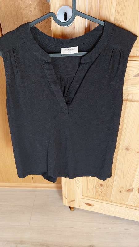 FREE/QUENT toppur svartur