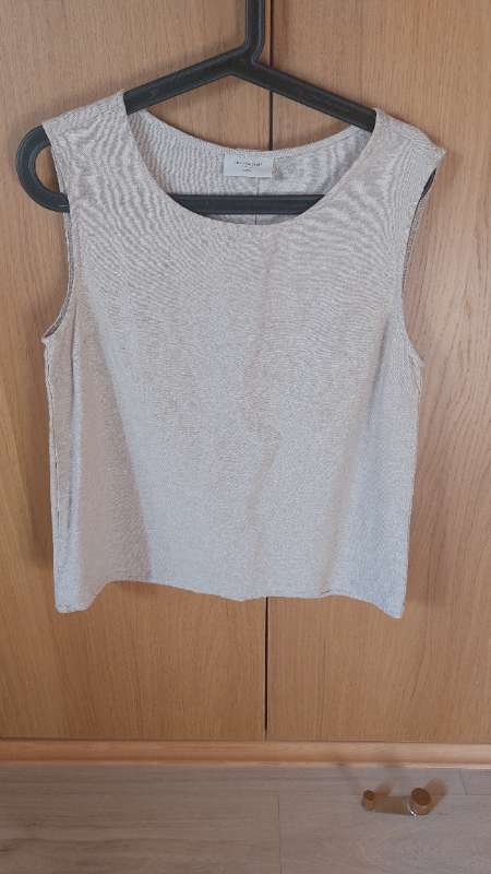 FREE /QUENT toppur drappaður