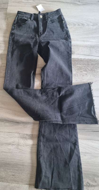 svartar gallabuxur útvíðar