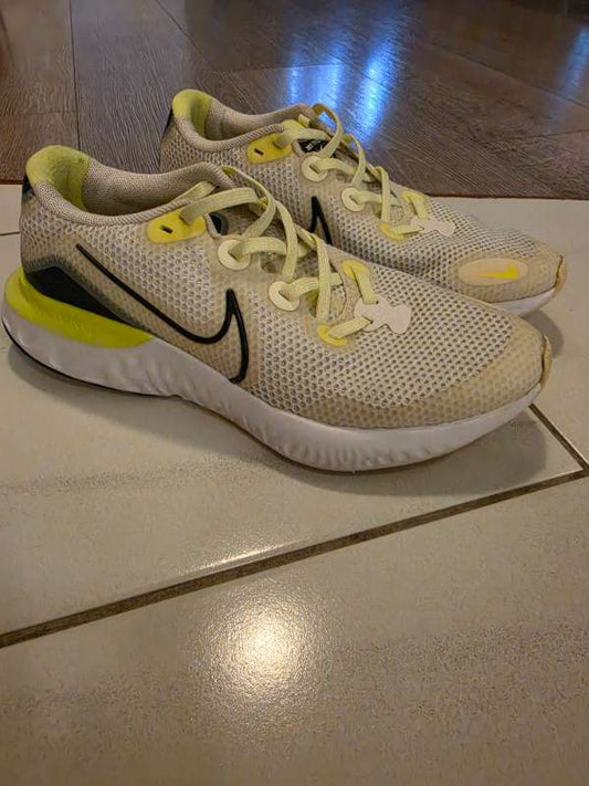 Nike renew st38