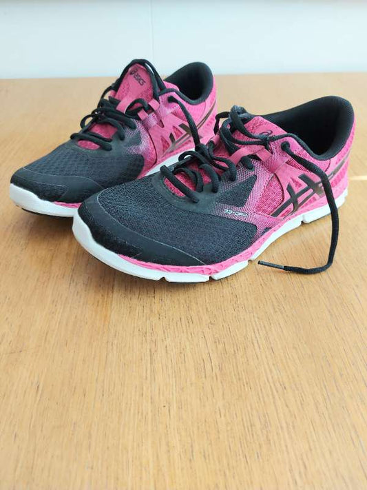 Asics skór