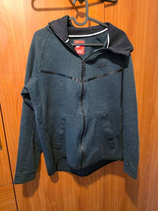 Græn Nike tech peysa