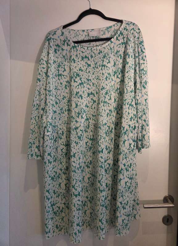 ASOS Curve Blómakjóll