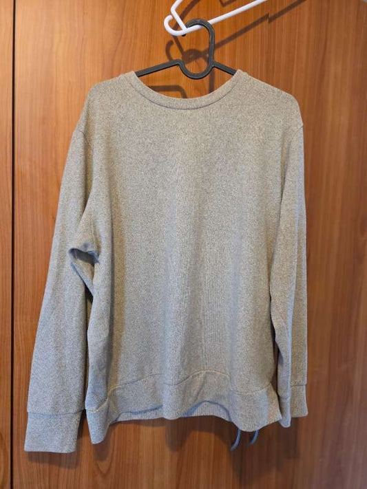 Brún uniqlo peysa