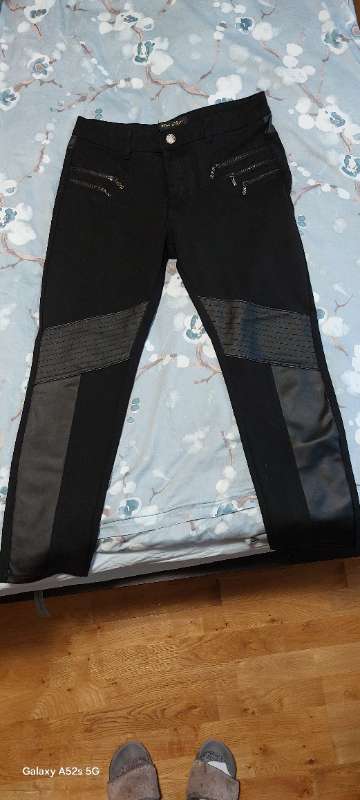 Buxur svart