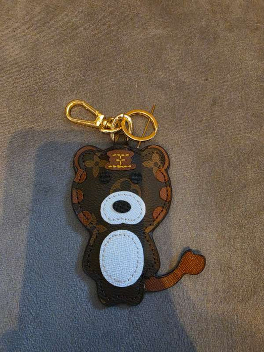 Lv key chains ekki ekta