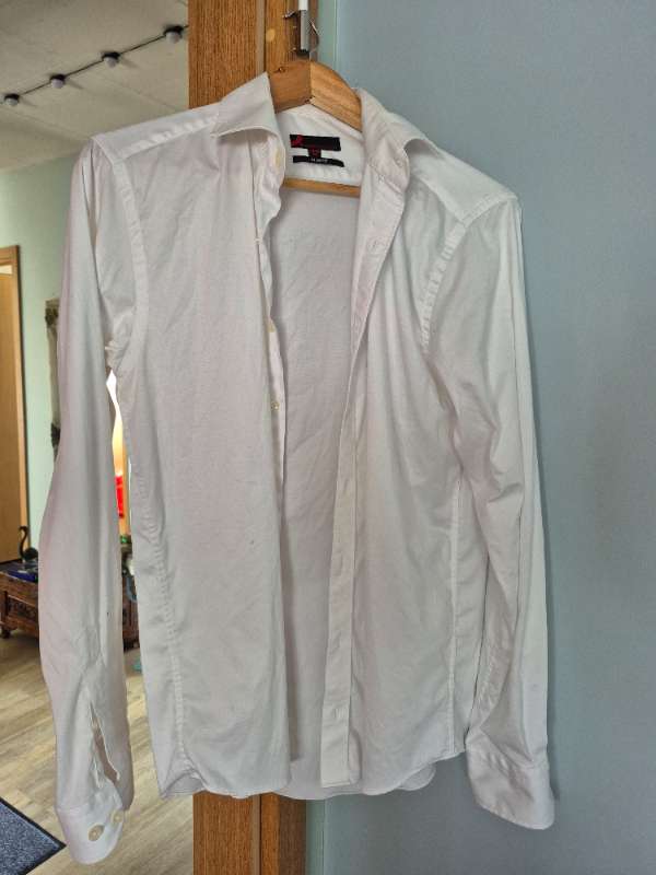 Slim fit skyrta