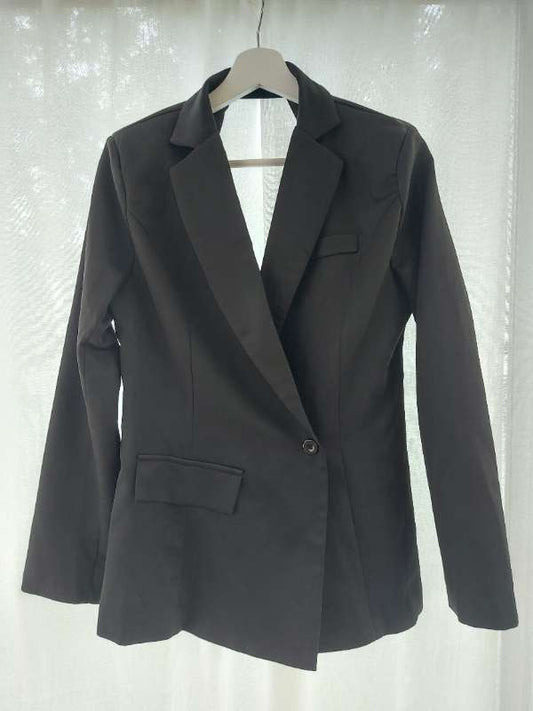 Svartur blazer opið bak
