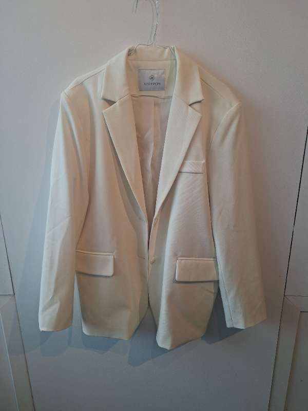 Júnik kremaður blazer