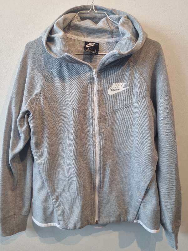 Nike peysa/grá